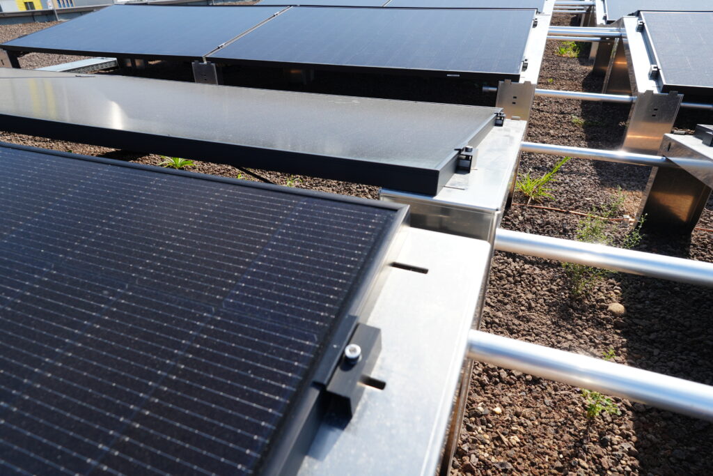 Duraklick PV-Montagesystem auf einem Gründach